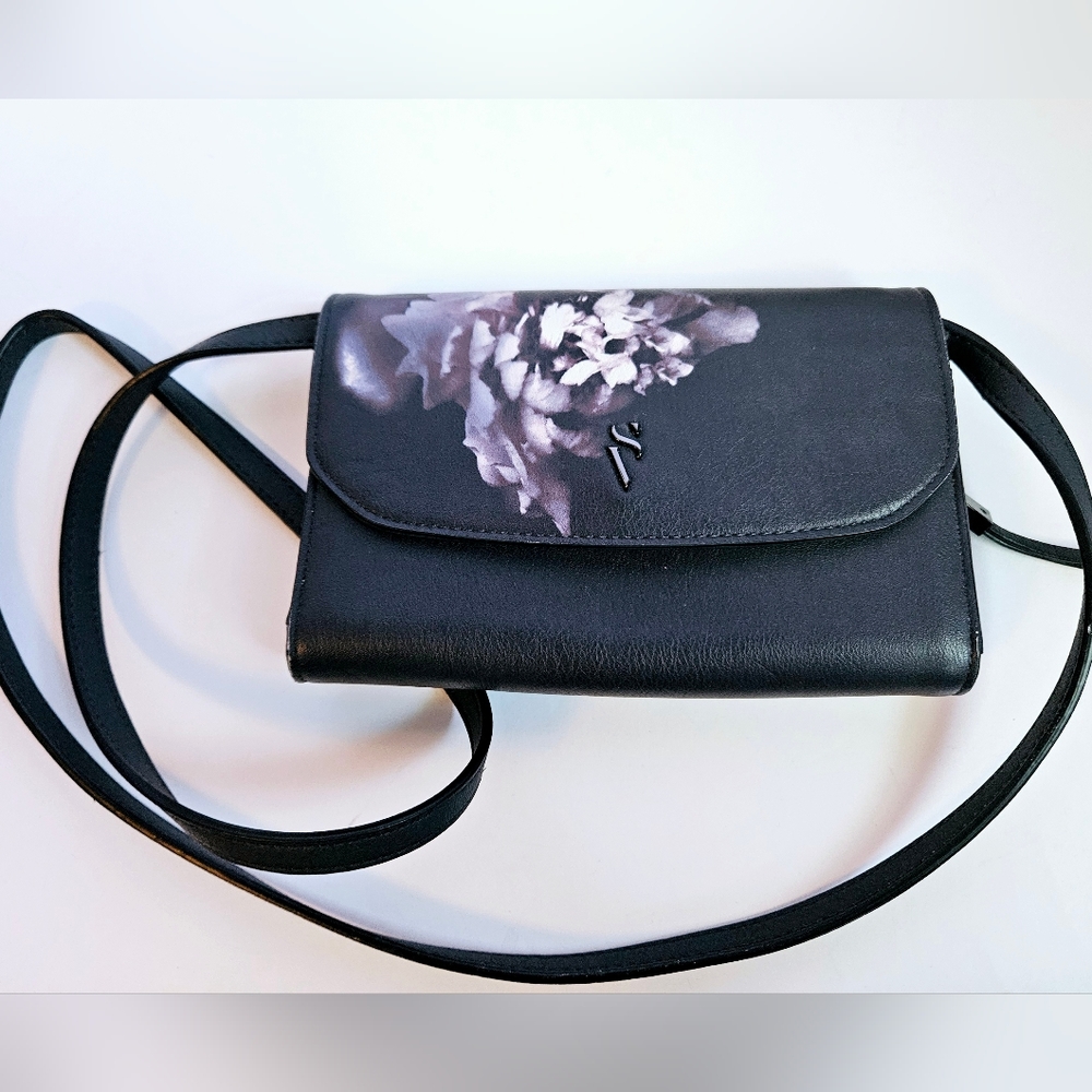 Simply Vera Wang Floral Crossbody Wallet